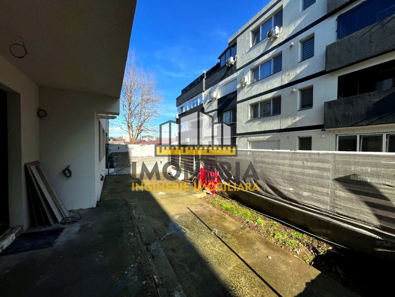 1 Decembrie 2 camere -0% comision -curte 49 mp -metrou 1 Dec -decomandat